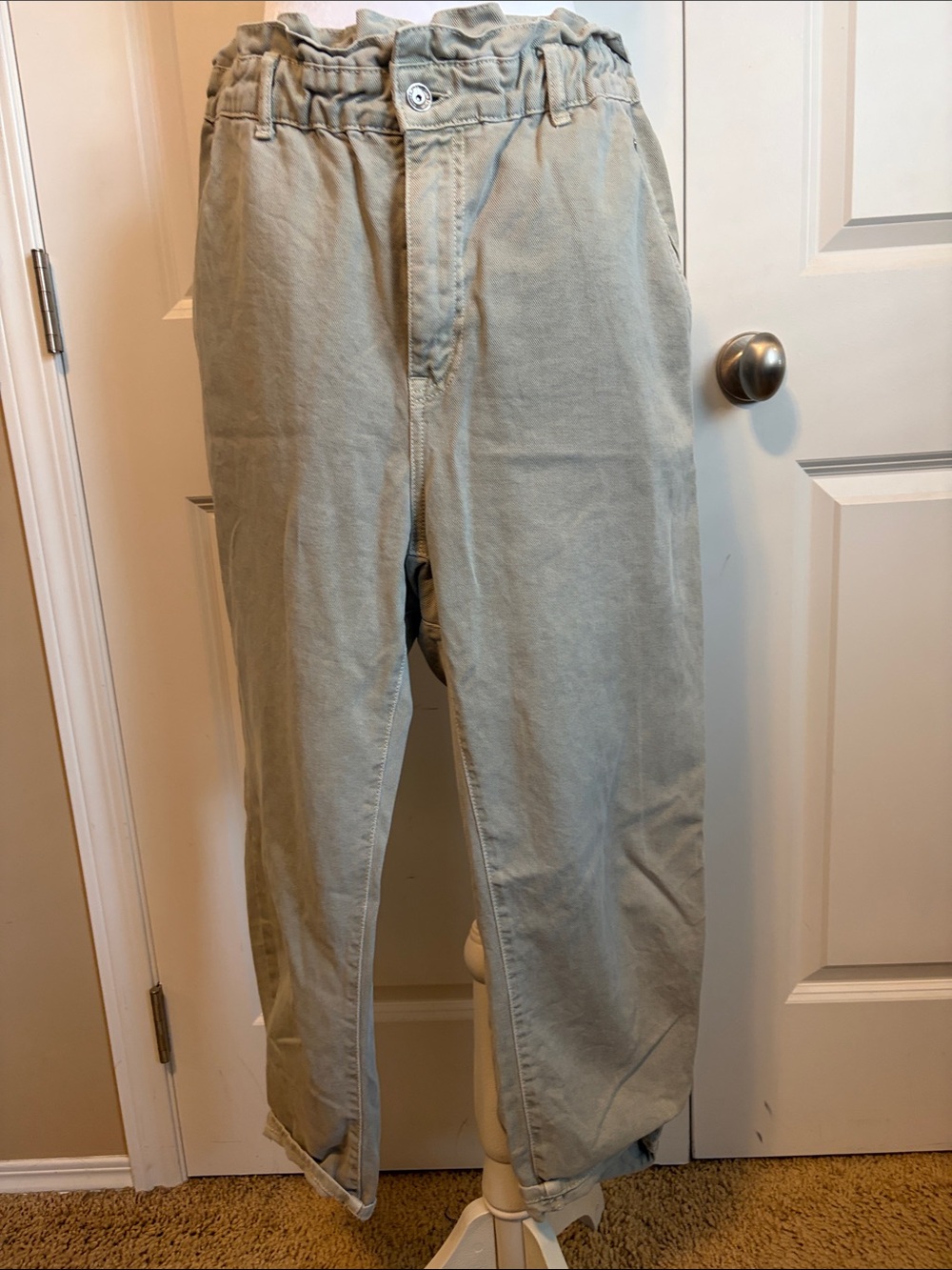 Zara olive High-Waist Tapered Jeans